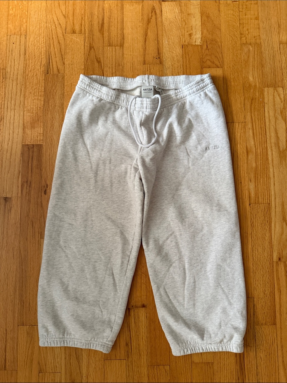 Aritzia capri sweats